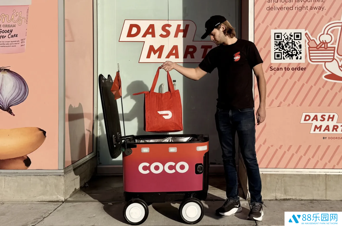 送餐公司 DoorDash 在美国市场推出自动化机器人外卖服务，已接入近 600 家商户