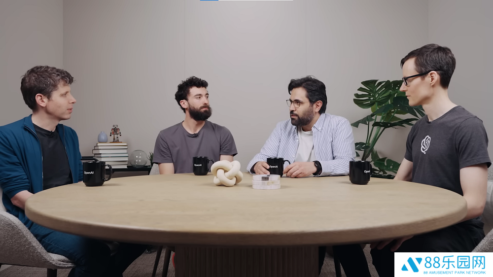 OpenAI 揭秘 GPT-4.5 训练：10 万块 GPU，几乎全员上阵，出现“灾难性问题”