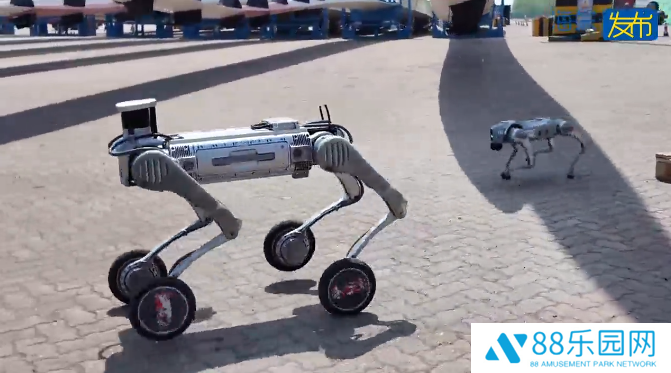 扬州海关测试应用“机器狗”，搭载全景摄像头与实时通信系统