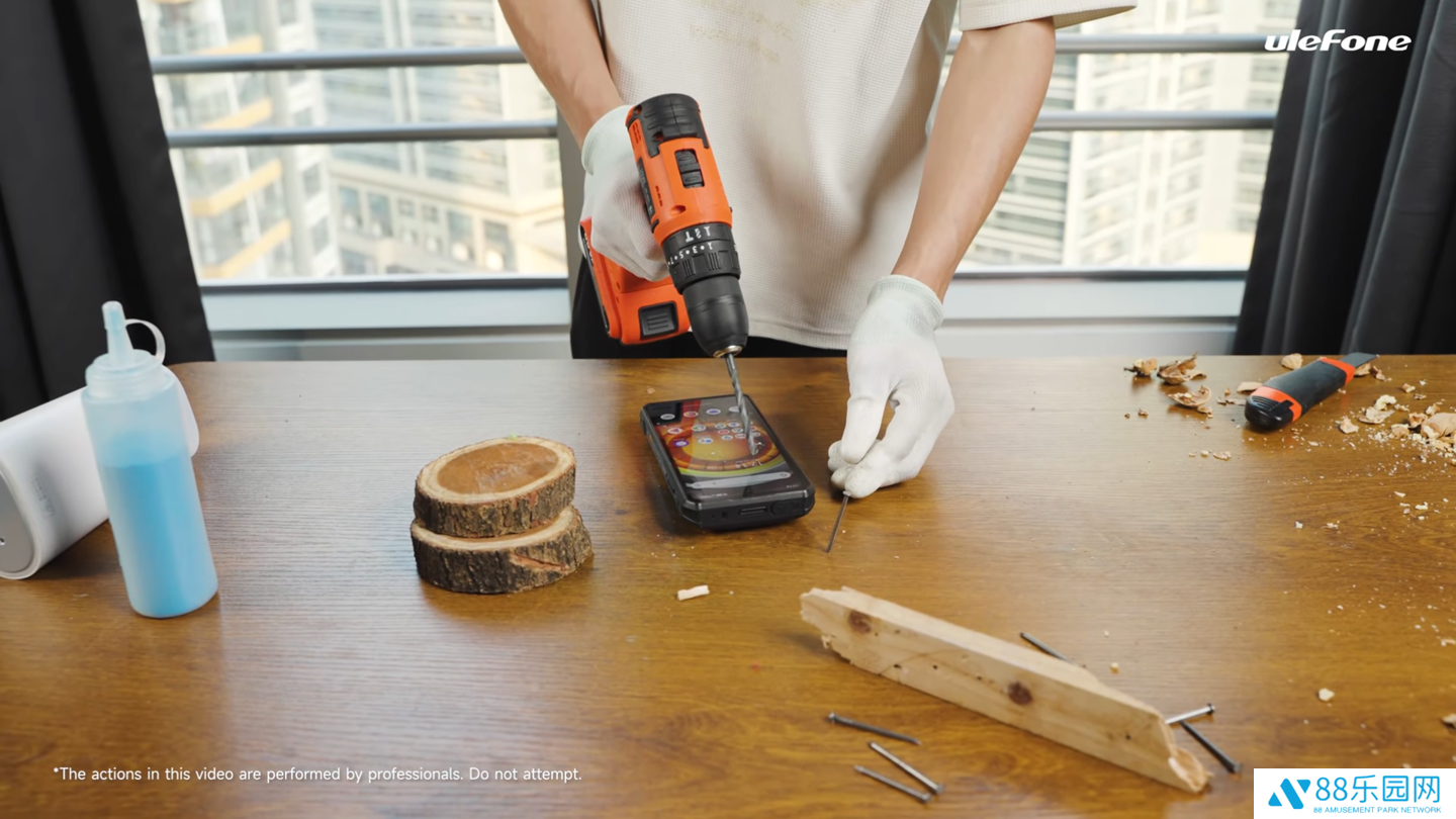 官方“暴力测试”Ulefone Armor 30 Pro 三防手机：冰冻、电钻、碾压后完好无损