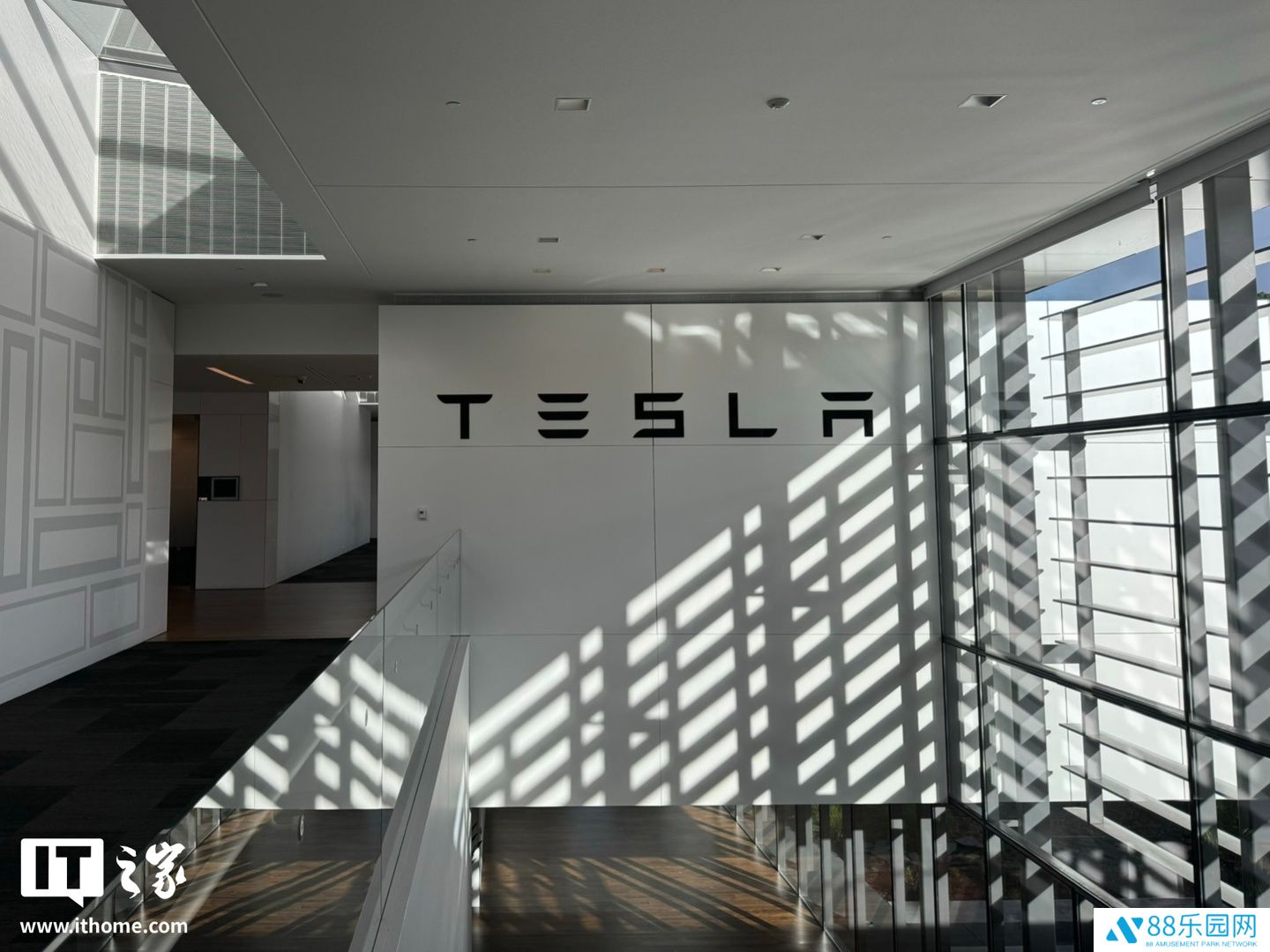 美司法部起诉新墨西哥州特斯拉商店纵火嫌犯，寻求对其判处最高 40 年监禁