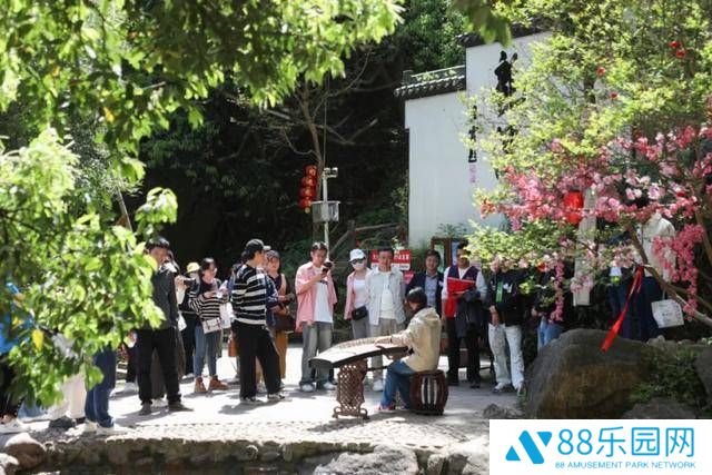 池州青年踏春寻缘，共赴“皖美之约”，文明新风润心间