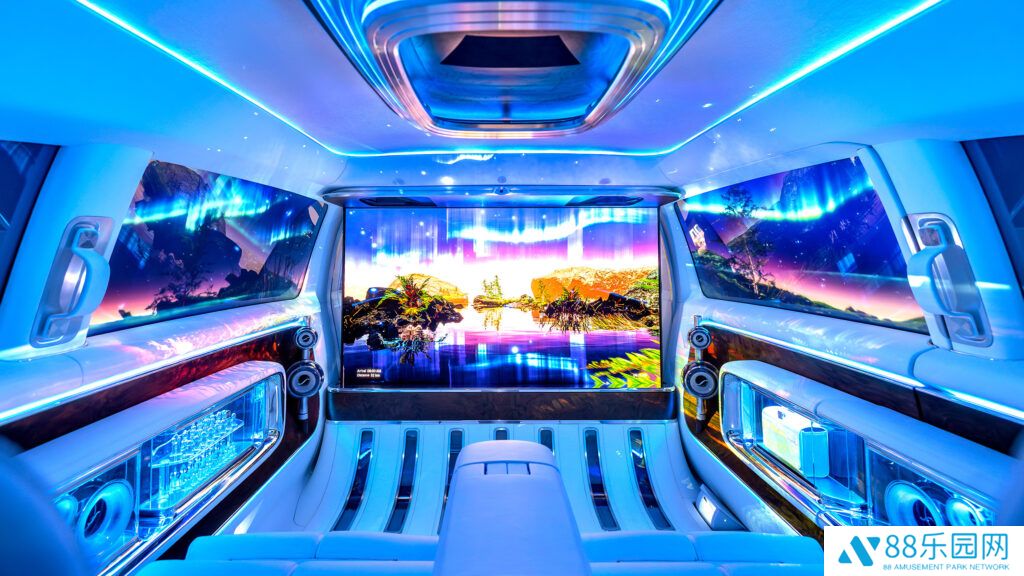 奔驰展示 Vision V 电动 MPV：“腹肌”前脸，65 英寸巨幕打造私人休息室