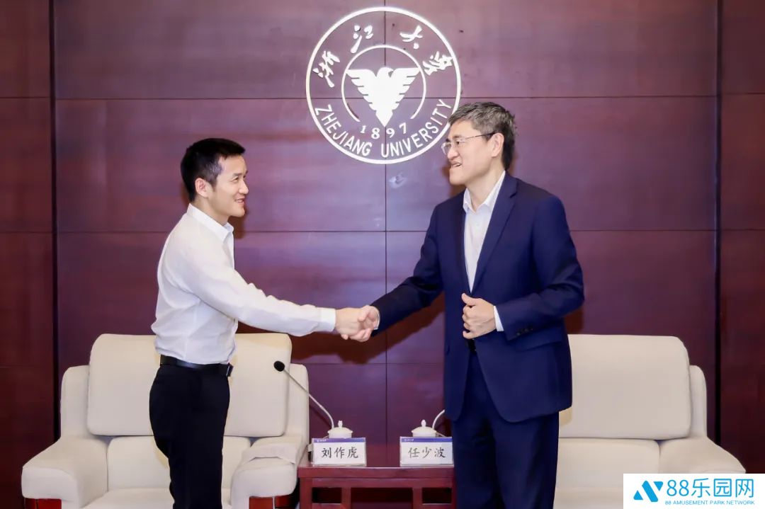 OPPO 与浙江大学升级战略合作：刘作虎回母校签约，共建联合研发中心