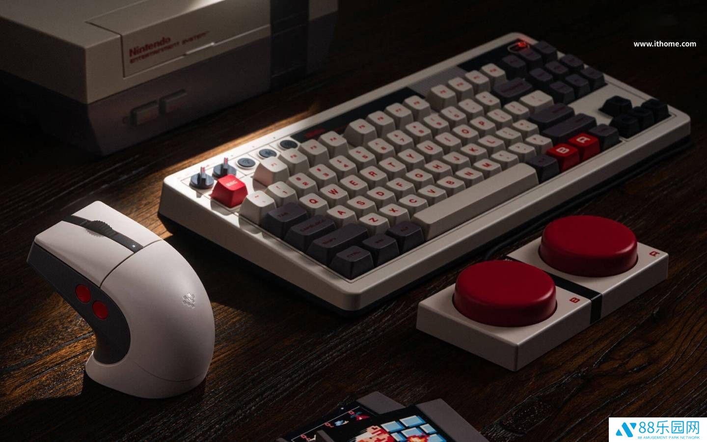 八位堂RetroR8鼠标NES版来袭，经典设计再现，5月末开售！