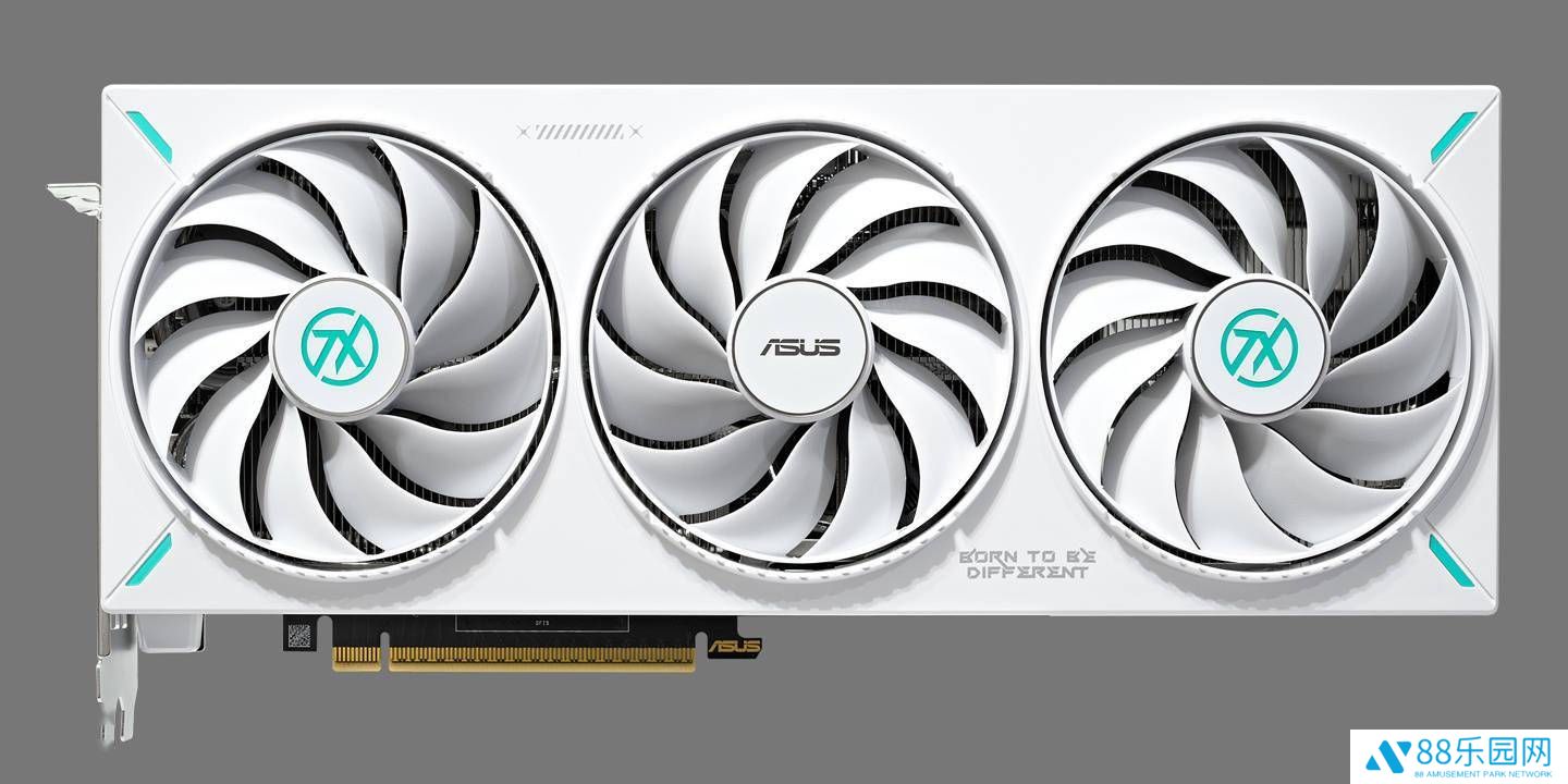 华硕天选RTX 5070显卡亮相：纯白外观搭配三风扇散热，厚度2.5槽