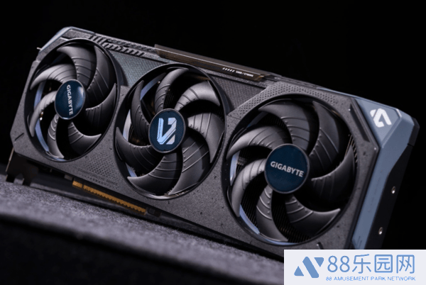 RTX 5070 Ti超频新突破：SK海力士显存助力性能提升7%