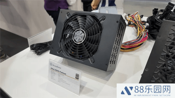 银昕HELA 2500Rz电源震撼上市，2500W功率轻松驾驭三块RTX 5090